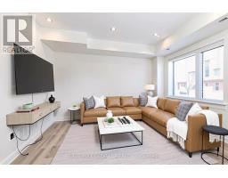 82 WILLIAM DUNCAN ROAD, Toronto, Ontario