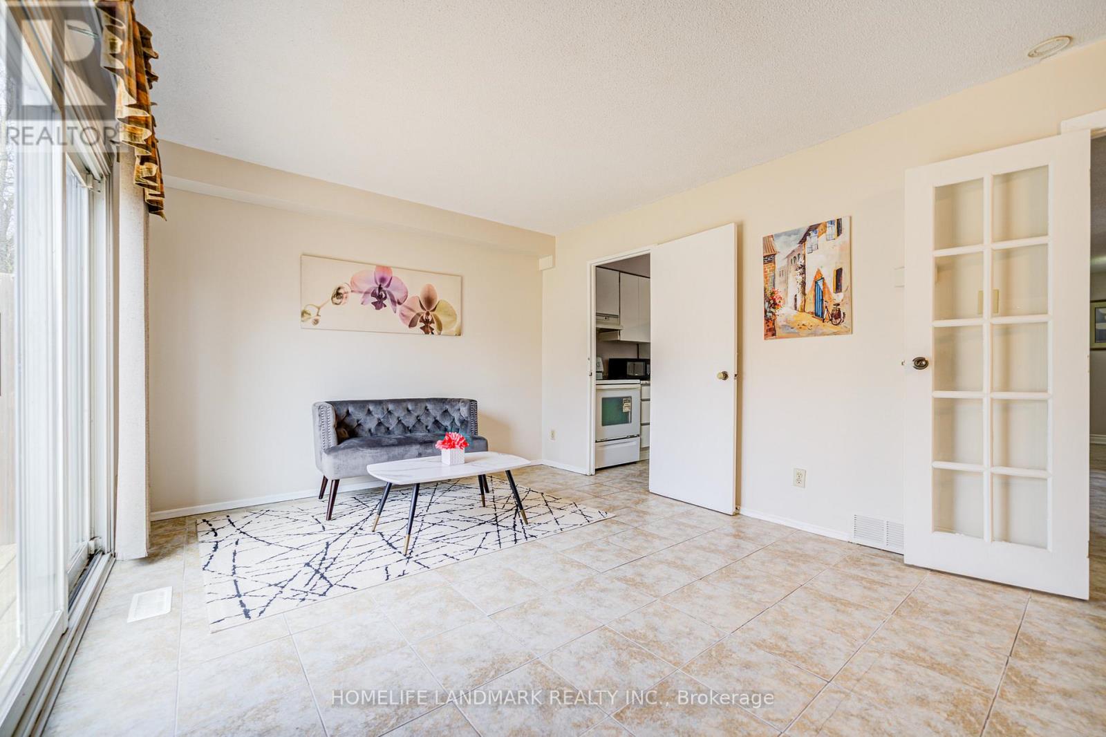 2 - 401 Keats Way, Waterloo, Ontario  N2L 5S7 - Photo 22 - X12260807
