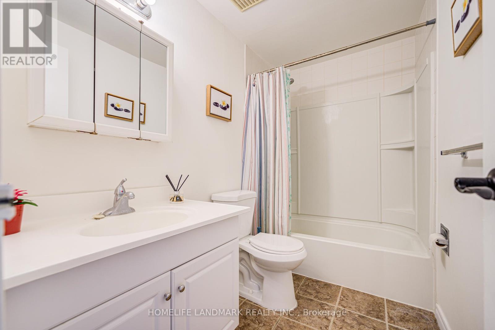 2 - 401 Keats Way, Waterloo, Ontario  N2L 5S7 - Photo 31 - X12260807
