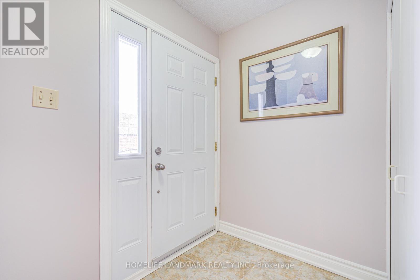 2 - 401 Keats Way, Waterloo, Ontario  N2L 5S7 - Photo 6 - X12260807