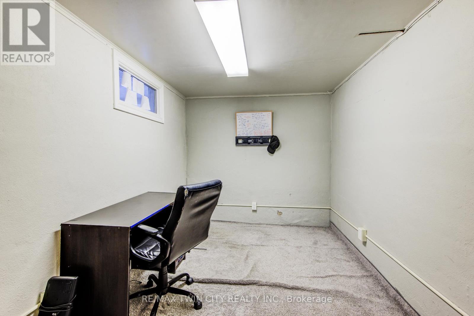 124 Wilfred Avenue, Kitchener, Ontario  N2A 1X1 - Photo 18 - X12260855