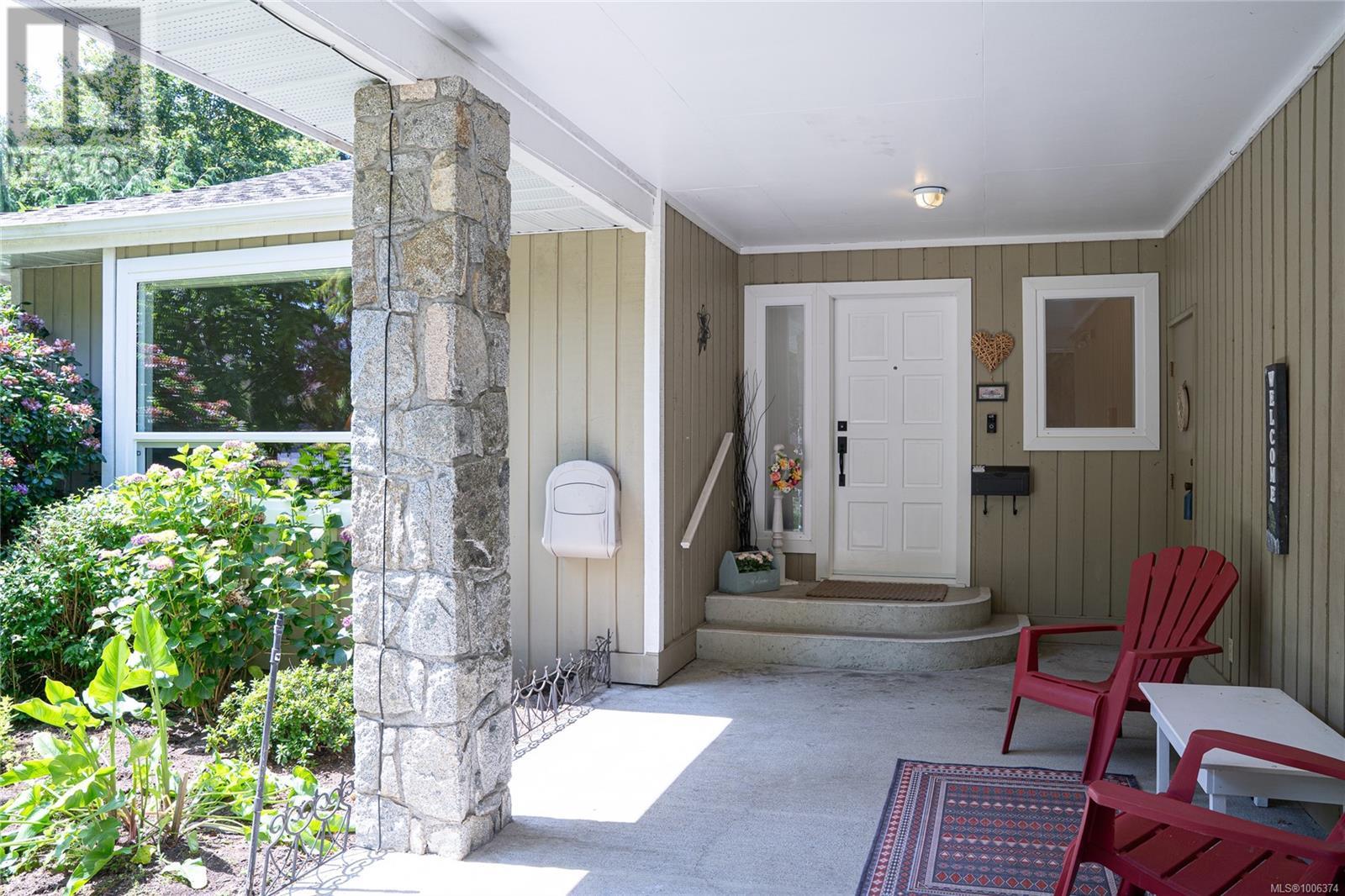 Property at 1725 Barrett Dr image 4