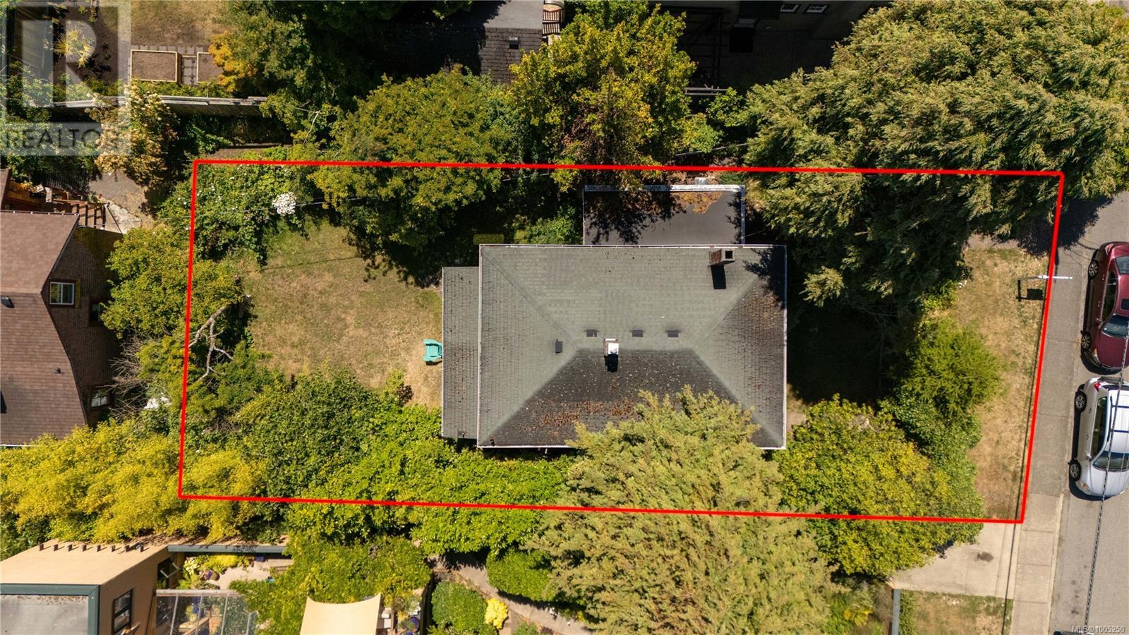 Property at 517 Victoria Ave image 3