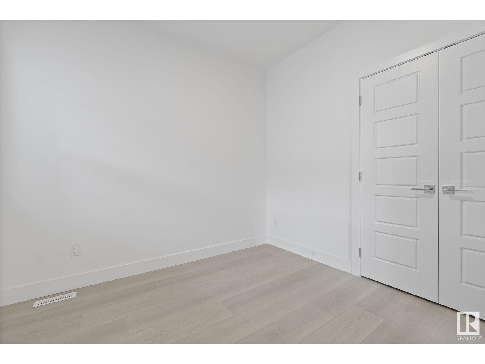 Property at 2508 210 ST NW image 5
