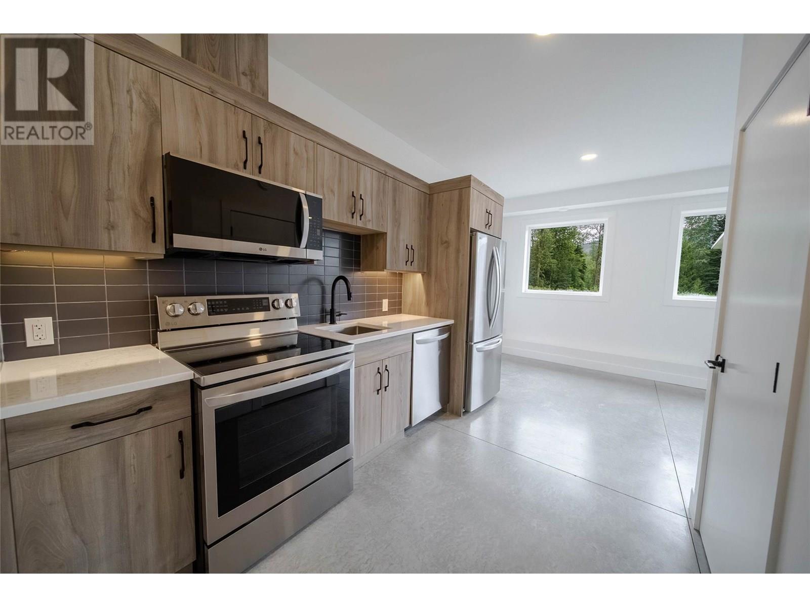 2 Huckleberry Place, Fernie, British Columbia  V0B 1M1 - Photo 48 - 10353618