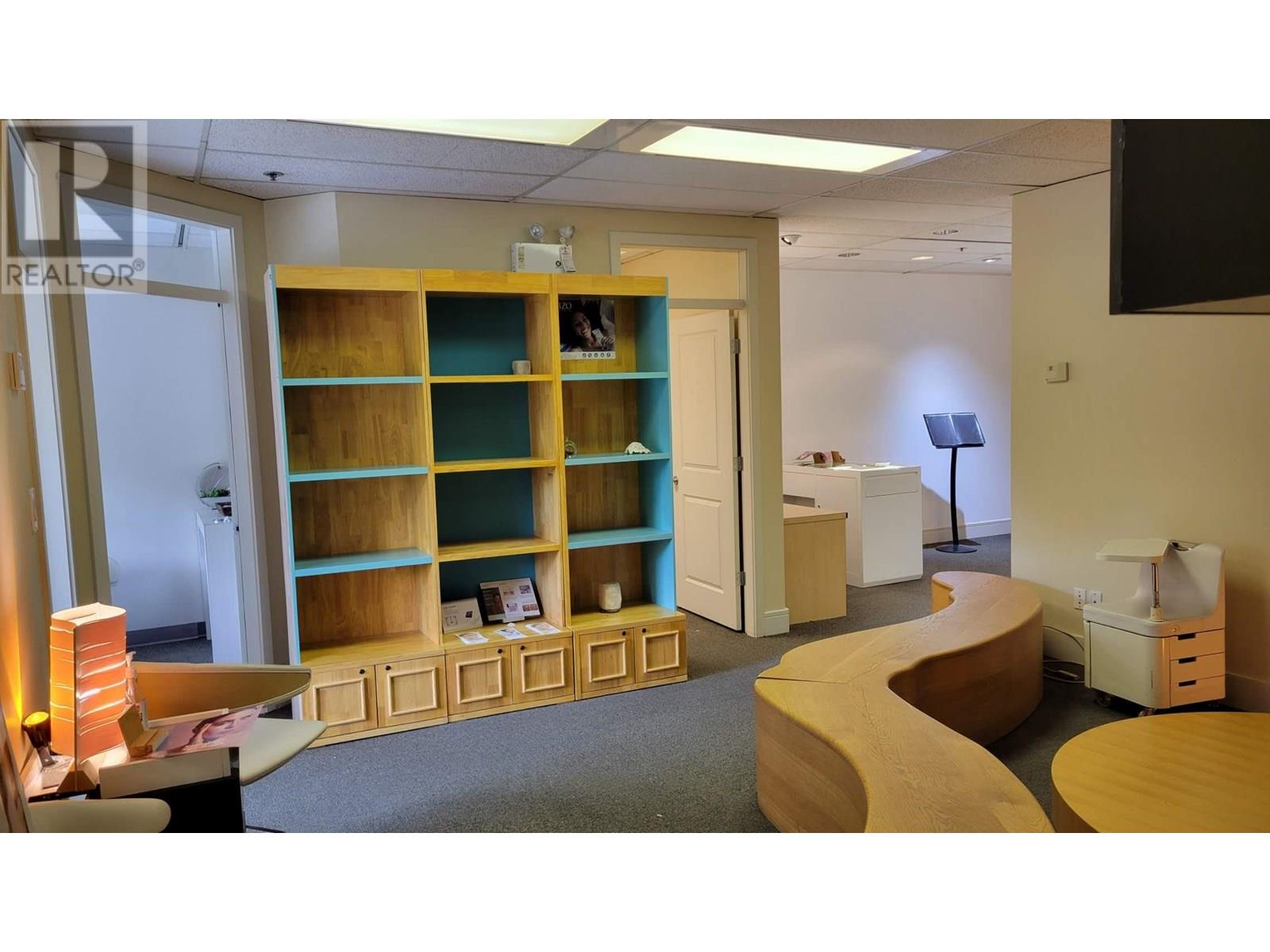 228 5701 Granville Street, Vancouver, British Columbia  V6M 4J7 - Photo 2 - C8070480