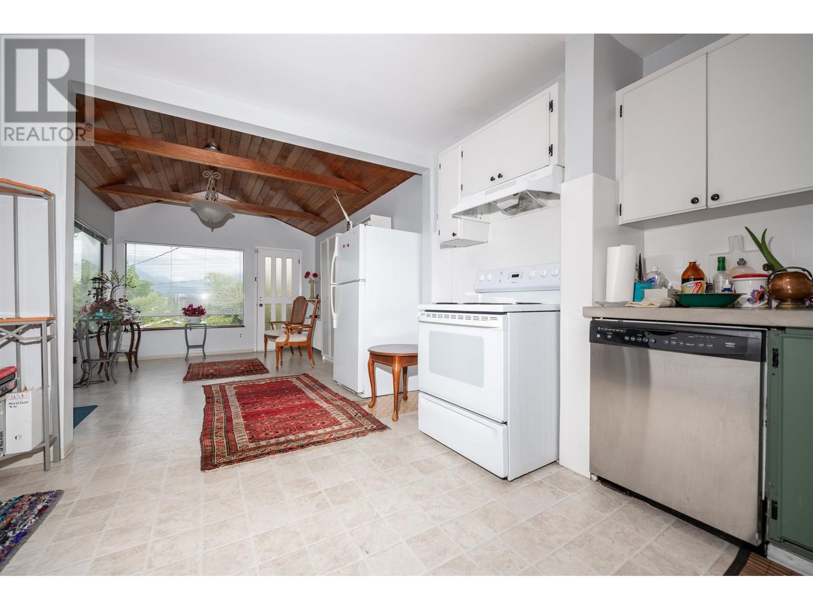 3439 Dundas Street, Vancouver, British Columbia  V5K 1R9 - Photo 11 - R3012960
