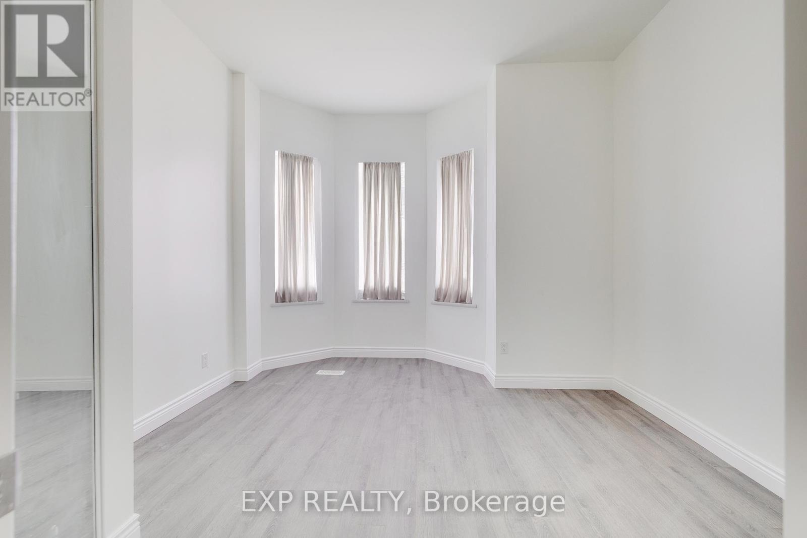 445 Hamilton Road, London East, Ontario  N5Z 1S2 - Photo 12 - X12246188