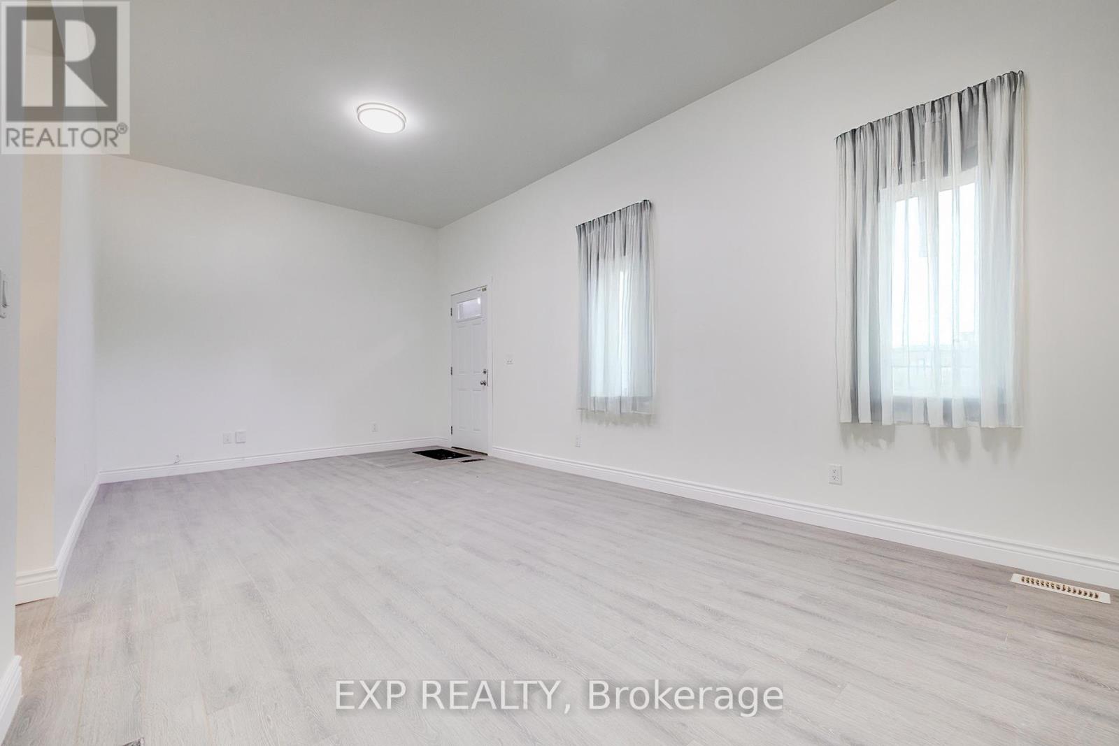 445 Hamilton Road, London East, Ontario  N5Z 1S2 - Photo 11 - X12246188