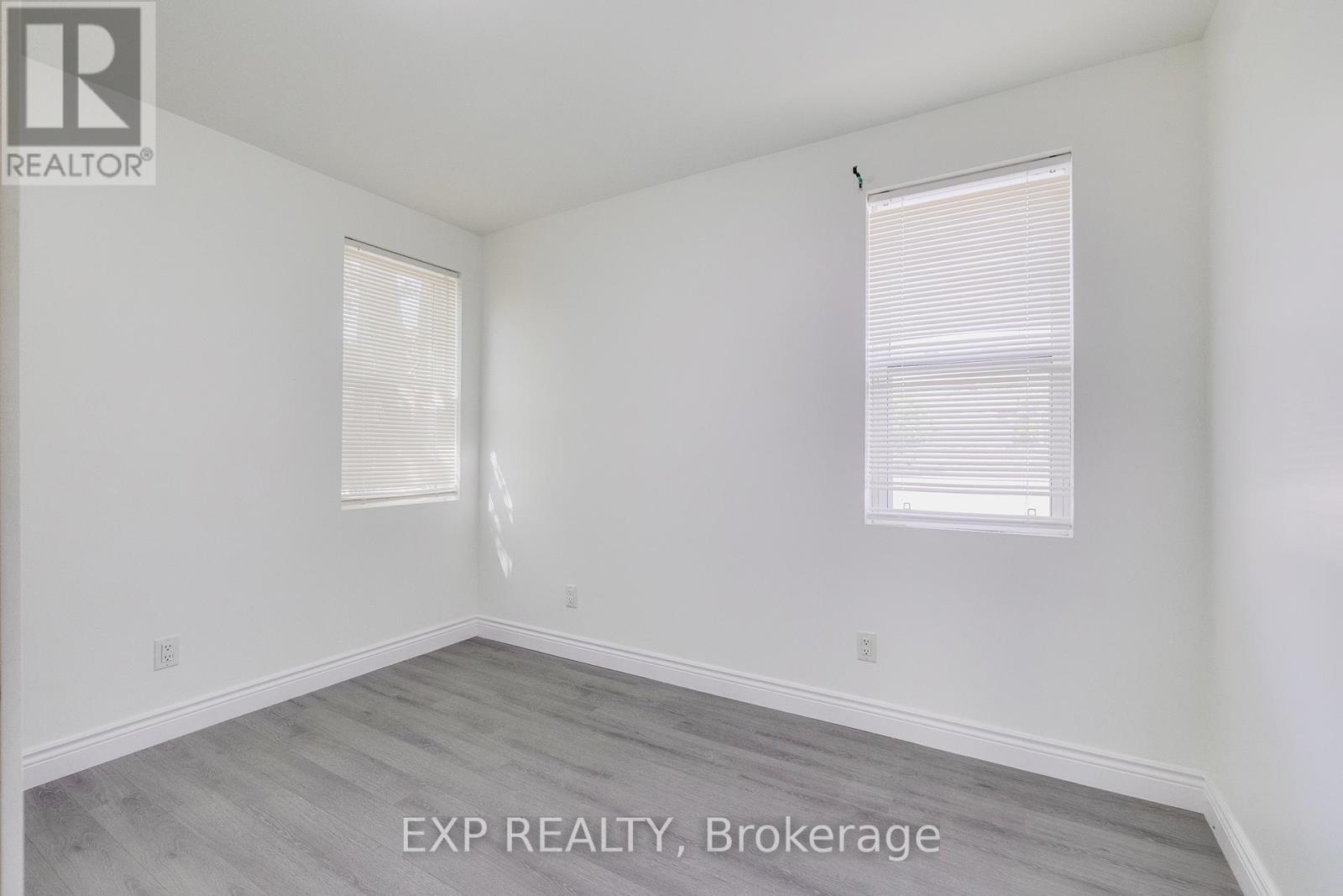445 Hamilton Road, London East, Ontario  N5Z 1S2 - Photo 7 - X12246188