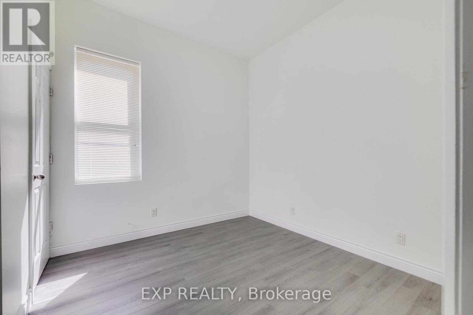 445 Hamilton Road, London East, Ontario  N5Z 1S2 - Photo 6 - X12246188