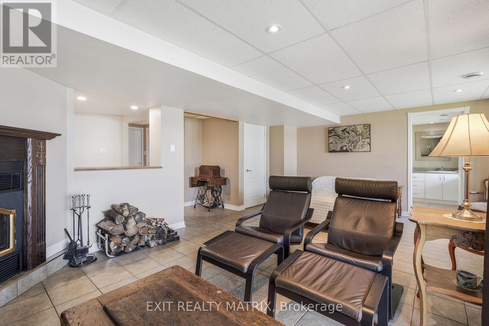 115 Gascon Street, Alfred And Plantagenet, Ontario  K0B 1J0 - Photo 30 - X12261012