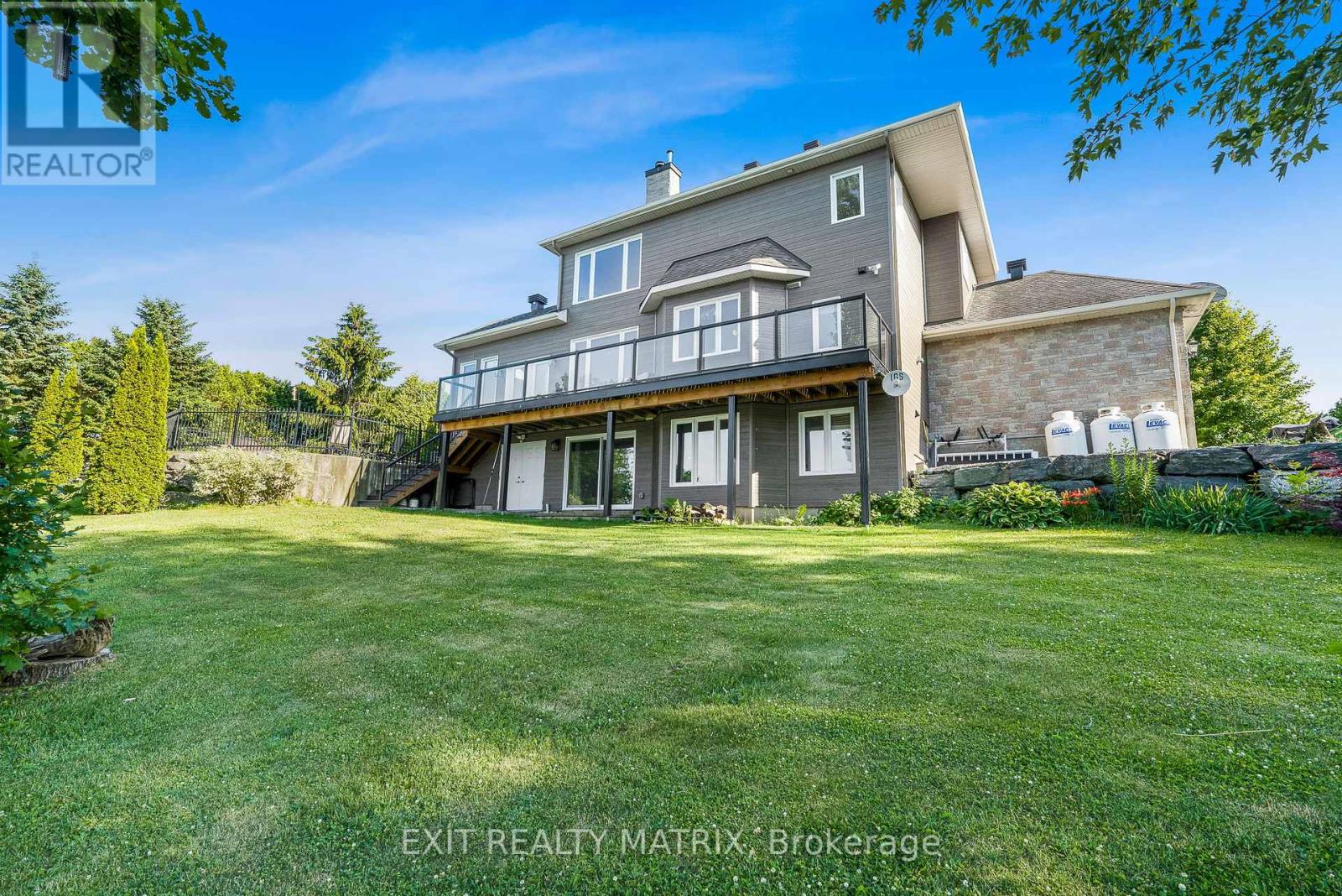 115 Gascon Street, Alfred And Plantagenet, Ontario  K0B 1J0 - Photo 36 - X12261012