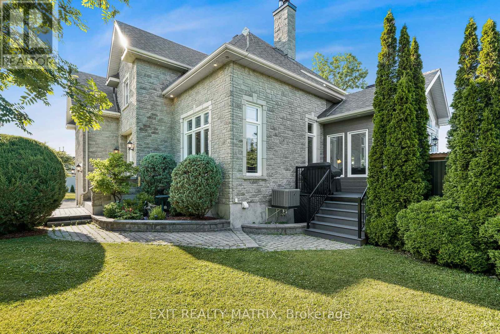 115 Gascon Street, Alfred And Plantagenet, Ontario  K0B 1J0 - Photo 6 - X12261012