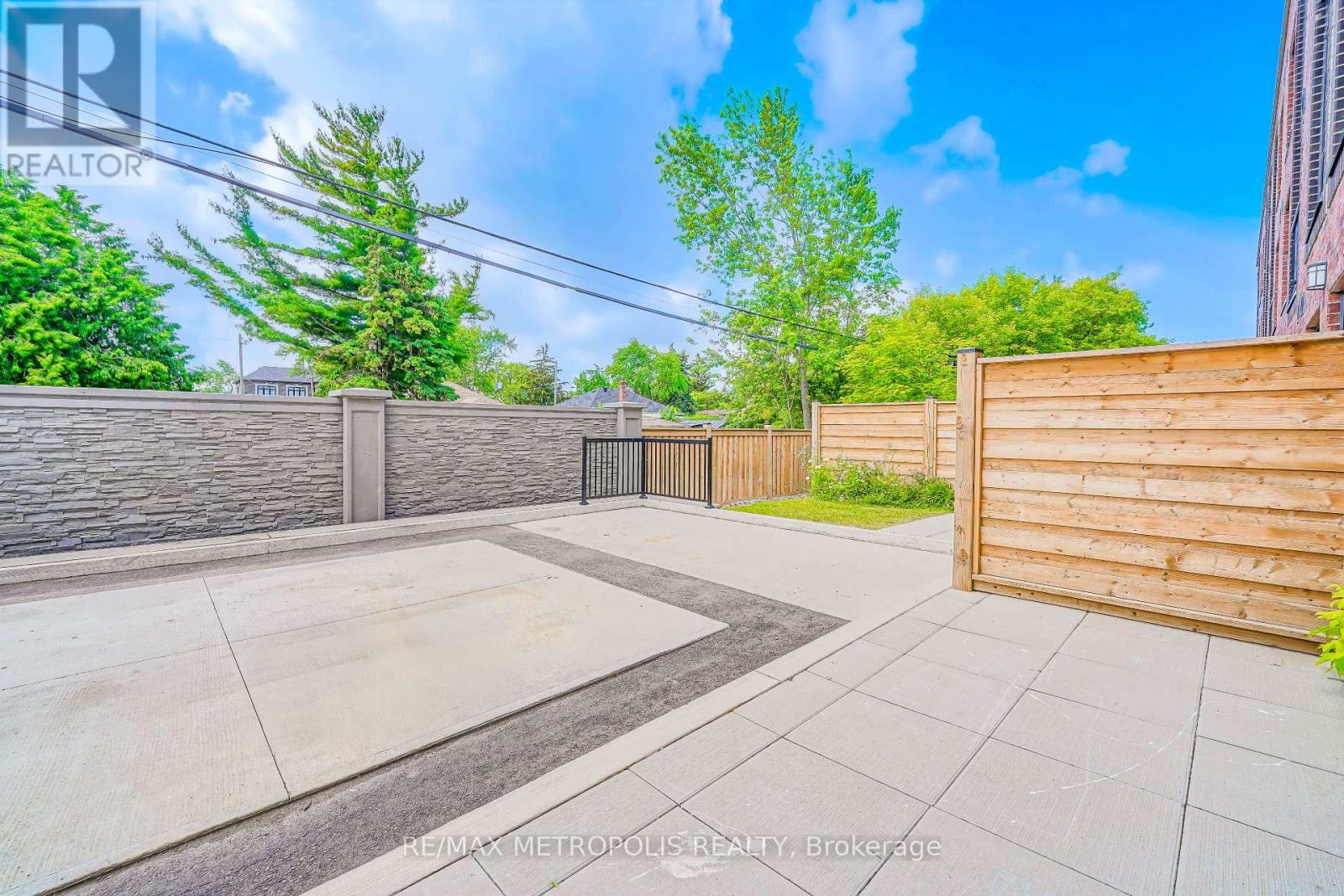 Property at 29 - 871 SHEPPARD AVENUE W image 4