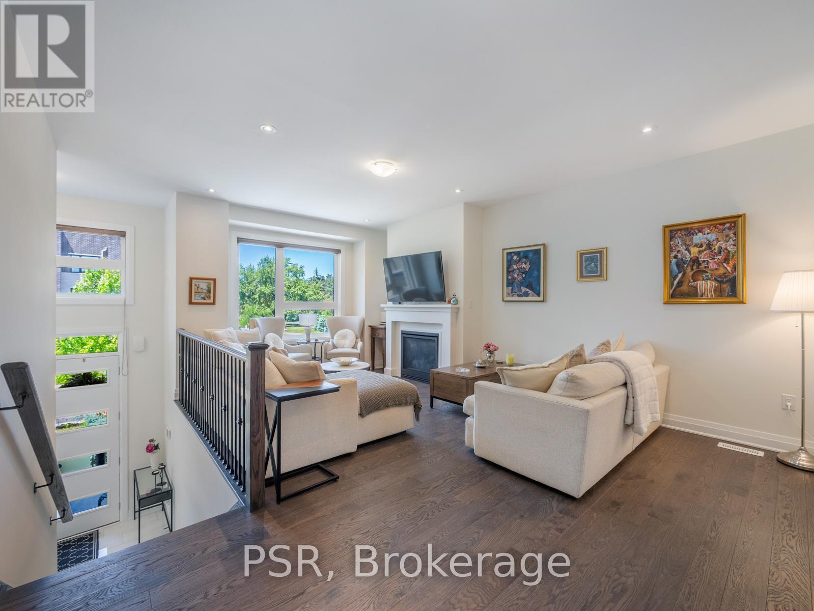 Property at 23 HOLLYHOCK COURT image 3