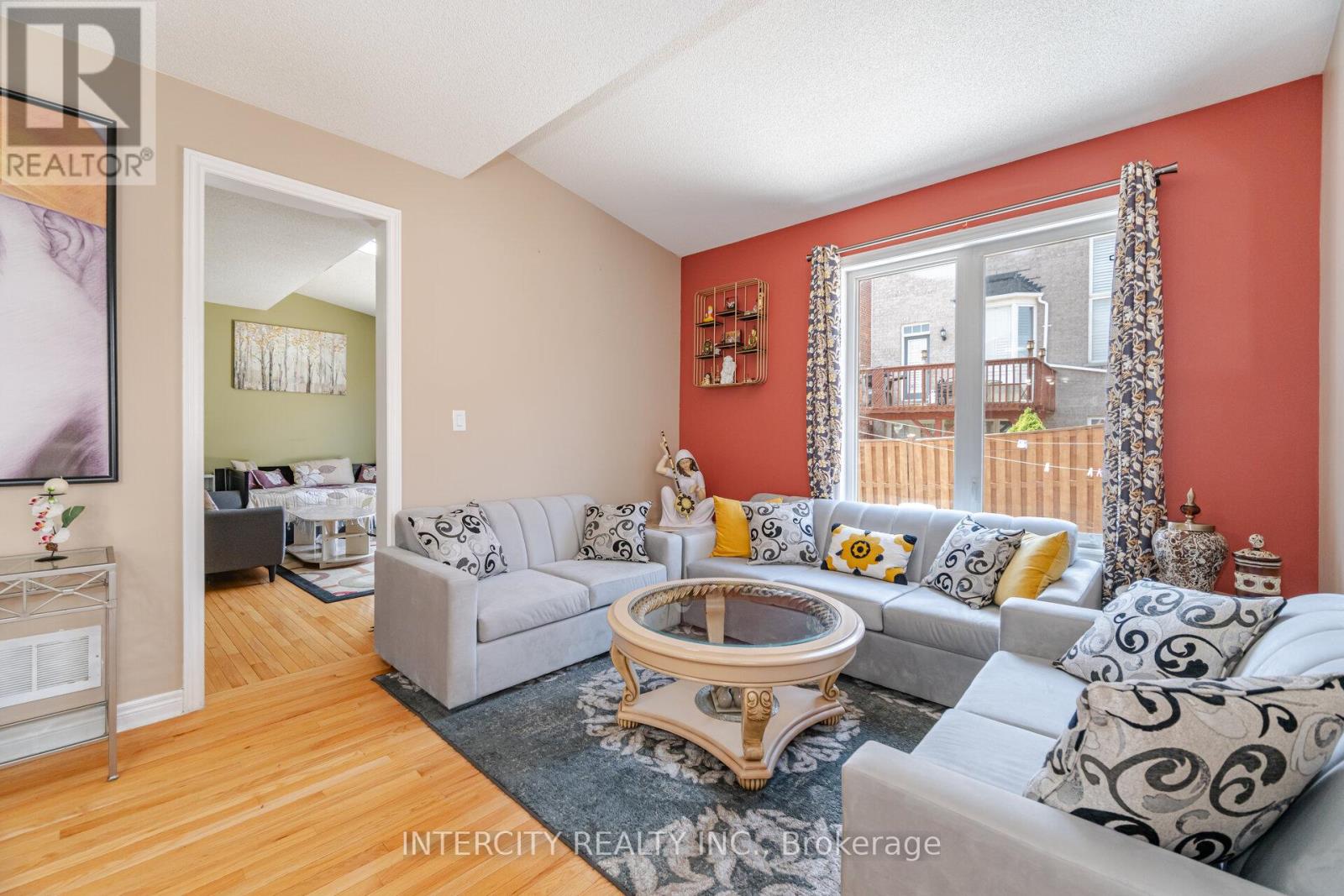 30 Pape Drive, Brampton, Ontario  L6R 0G4 - Photo 10 - W12260935