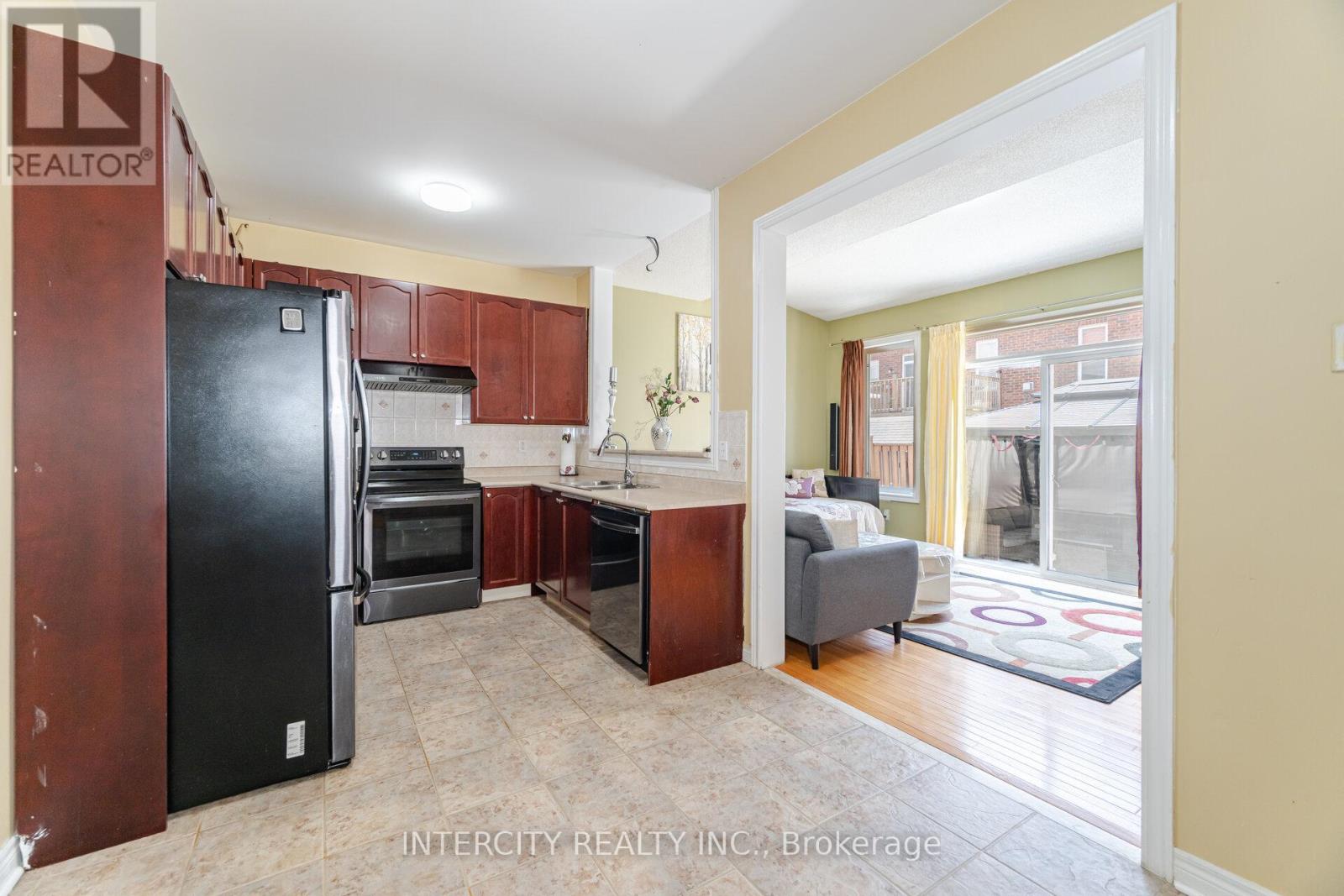 30 Pape Drive, Brampton, Ontario  L6R 0G4 - Photo 14 - W12260935