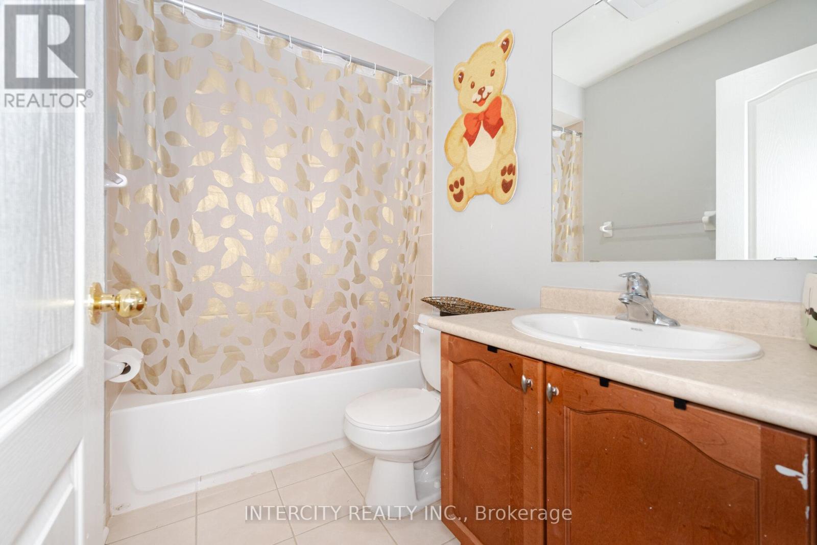 30 Pape Drive, Brampton, Ontario  L6R 0G4 - Photo 32 - W12260935