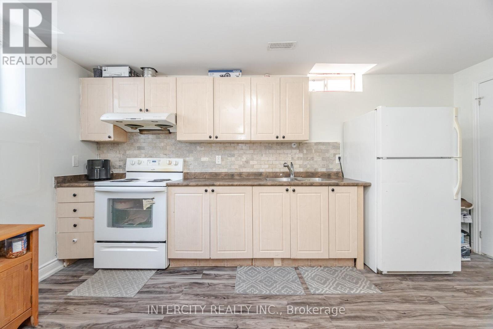 30 Pape Drive, Brampton, Ontario  L6R 0G4 - Photo 36 - W12260935