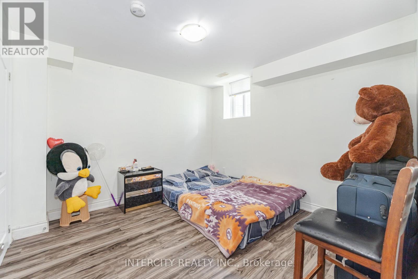 30 Pape Drive, Brampton, Ontario  L6R 0G4 - Photo 37 - W12260935