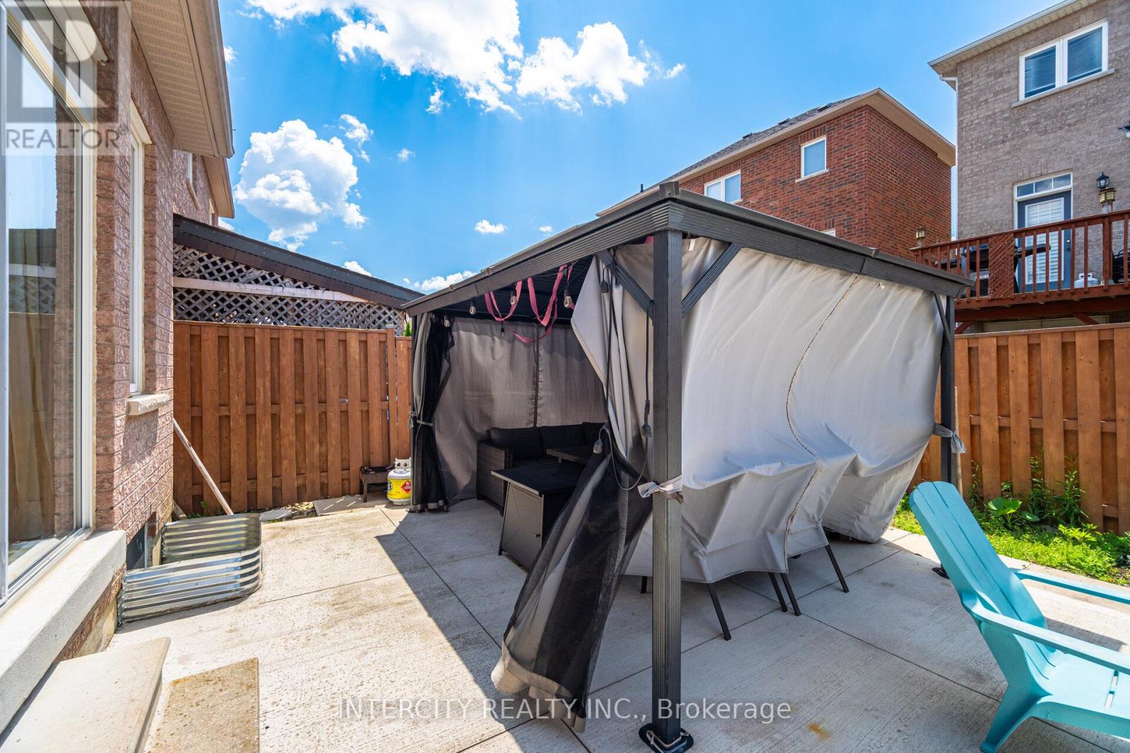 30 Pape Drive, Brampton, Ontario  L6R 0G4 - Photo 39 - W12260935