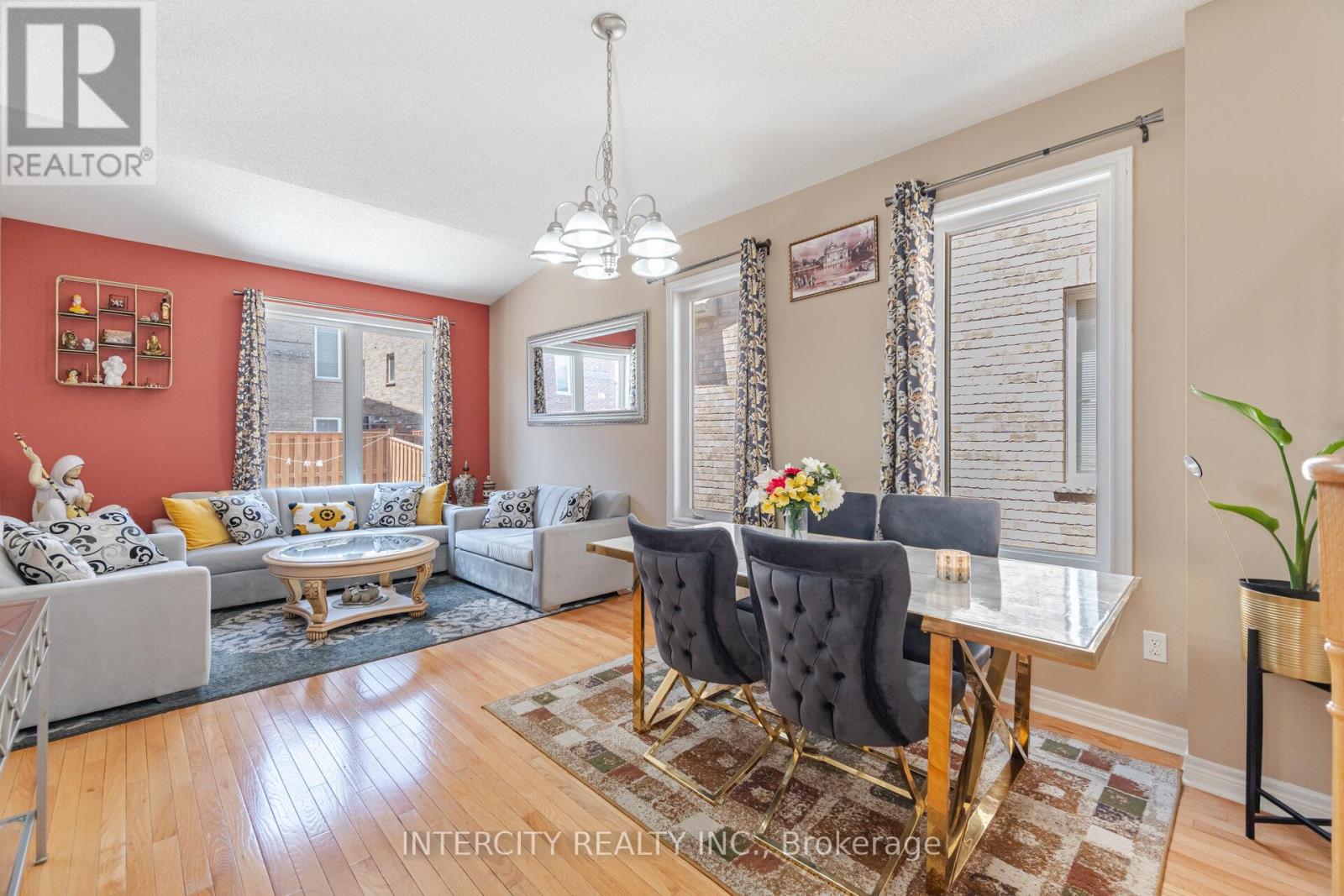 30 Pape Drive, Brampton, Ontario  L6R 0G4 - Photo 8 - W12260935