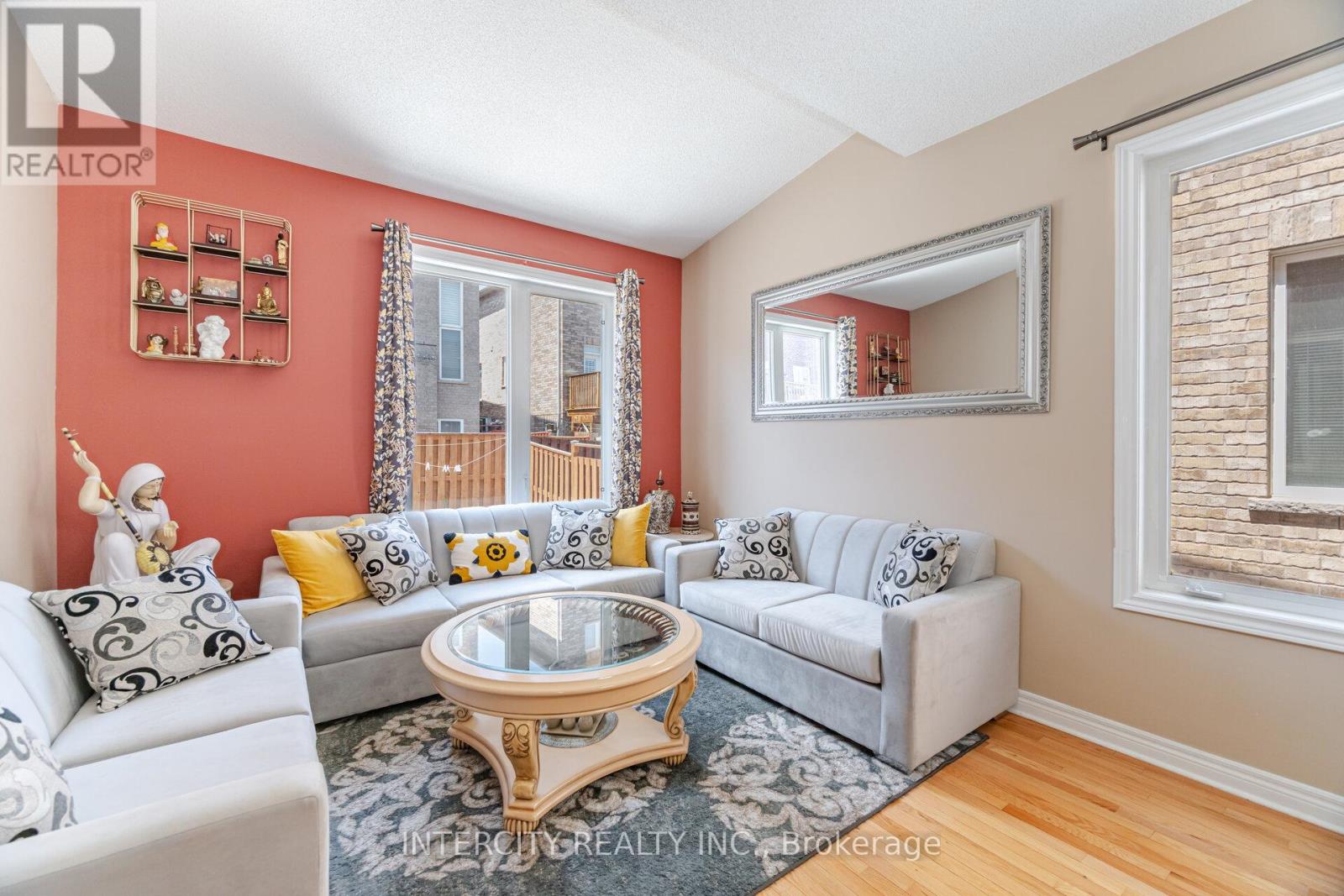 30 Pape Drive, Brampton, Ontario  L6R 0G4 - Photo 9 - W12260935