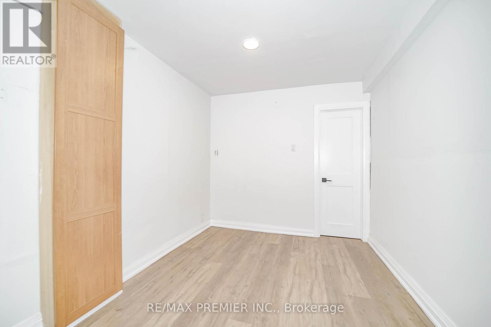 Unit 106 - 2901 Jane Street, Toronto, Ontario  M3N 2J8 - Photo 10 - W12261024