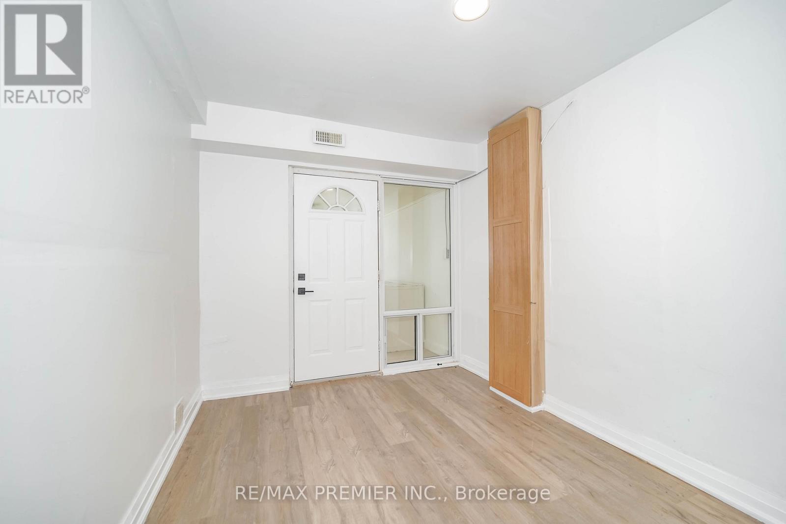 Unit 106 - 2901 Jane Street, Toronto, Ontario  M3N 2J8 - Photo 11 - W12261024