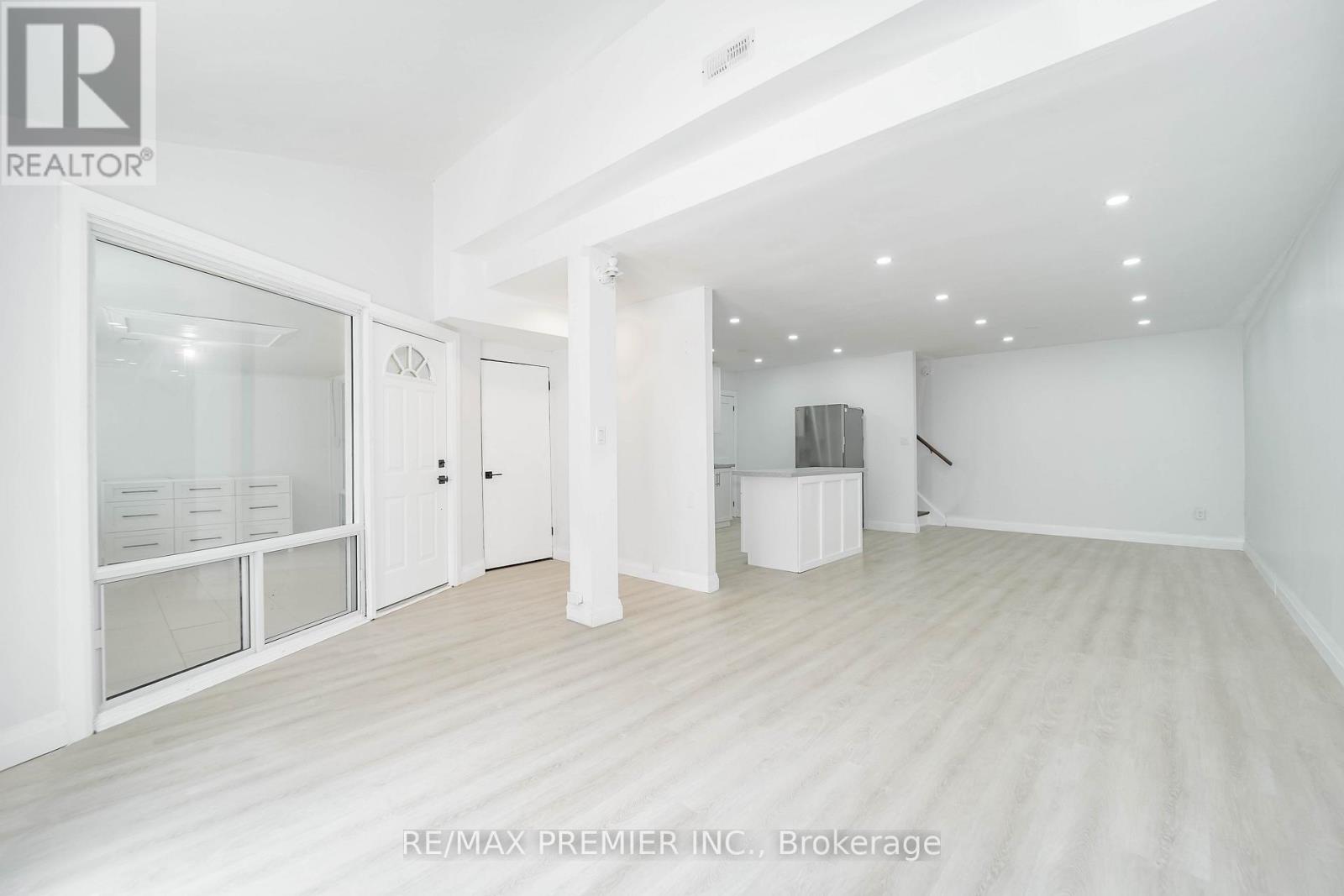 Unit 106 - 2901 Jane Street, Toronto, Ontario  M3N 2J8 - Photo 12 - W12261024