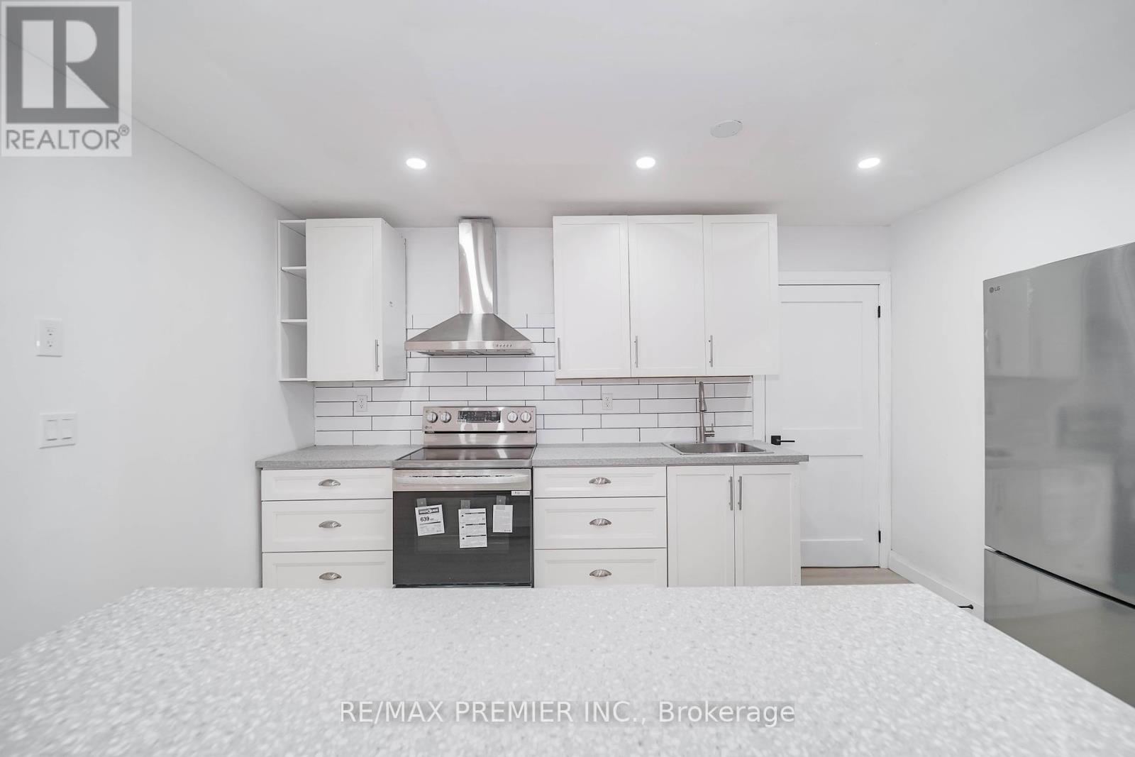 Unit 106 - 2901 Jane Street, Toronto, Ontario  M3N 2J8 - Photo 27 - W12261024