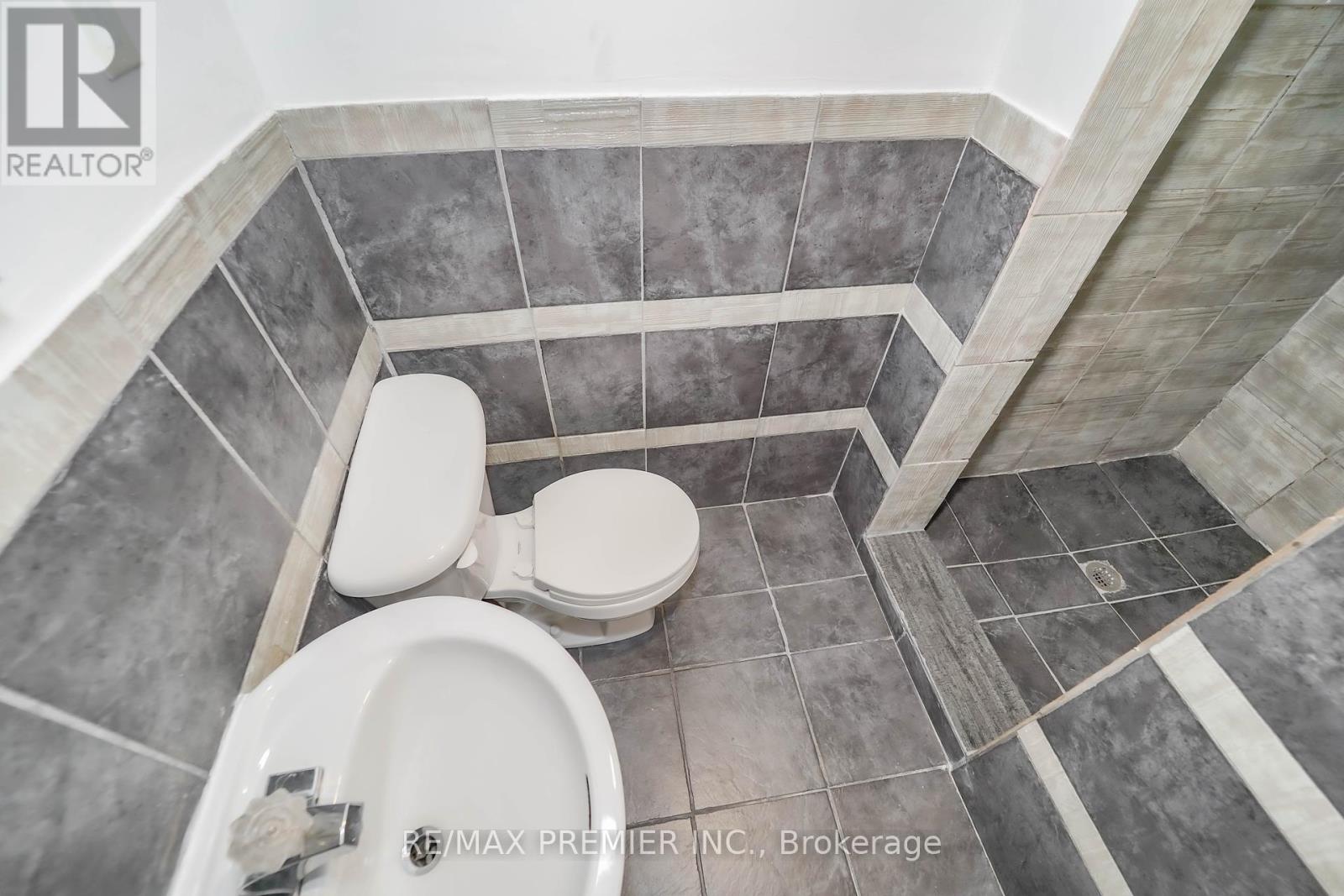 Unit 106 - 2901 Jane Street, Toronto, Ontario  M3N 2J8 - Photo 29 - W12261024