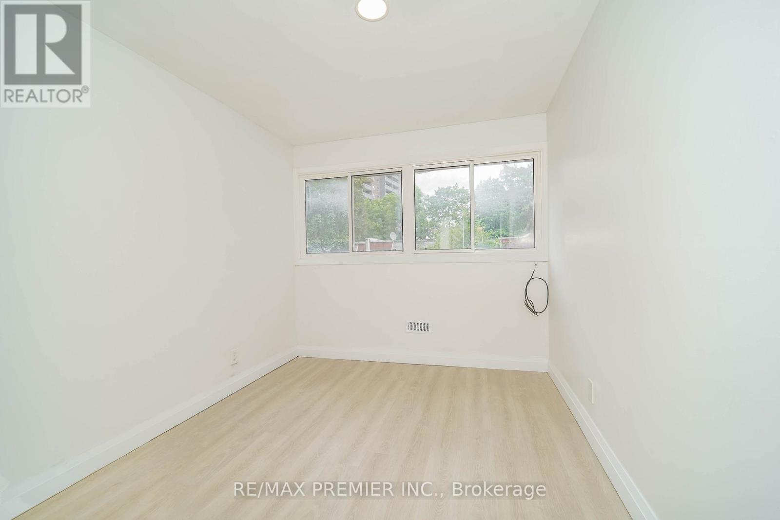 Unit 106 - 2901 Jane Street, Toronto, Ontario  M3N 2J8 - Photo 35 - W12261024