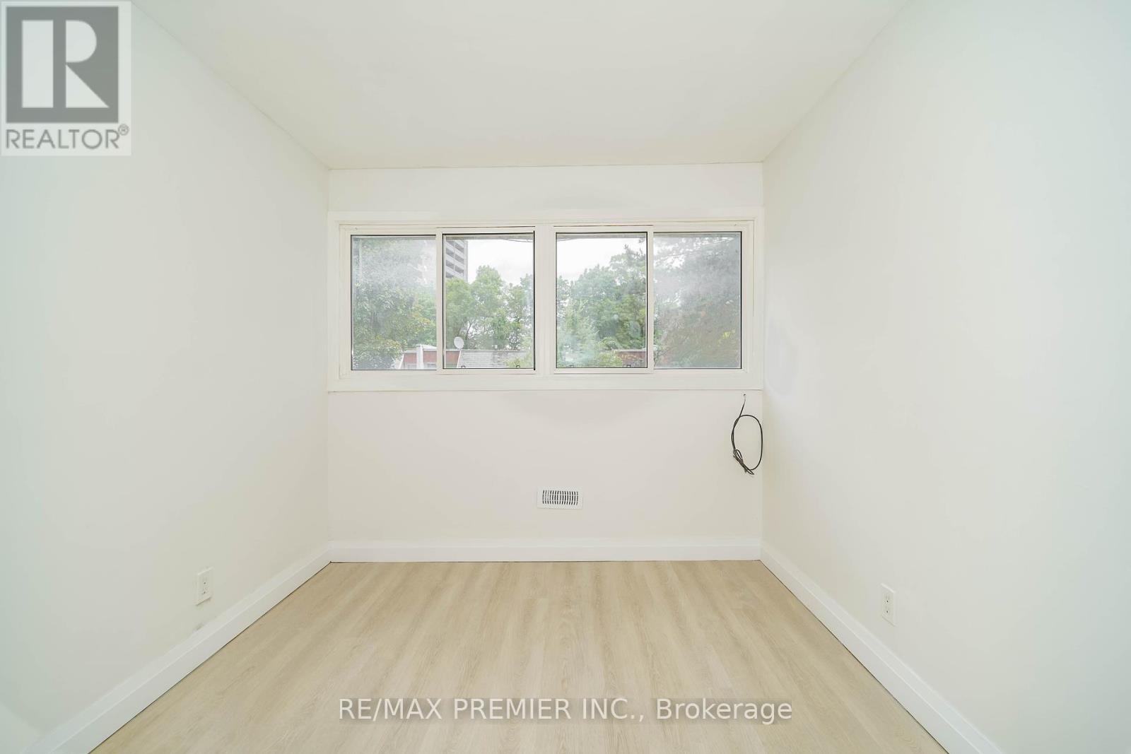 Unit 106 - 2901 Jane Street, Toronto, Ontario  M3N 2J8 - Photo 37 - W12261024