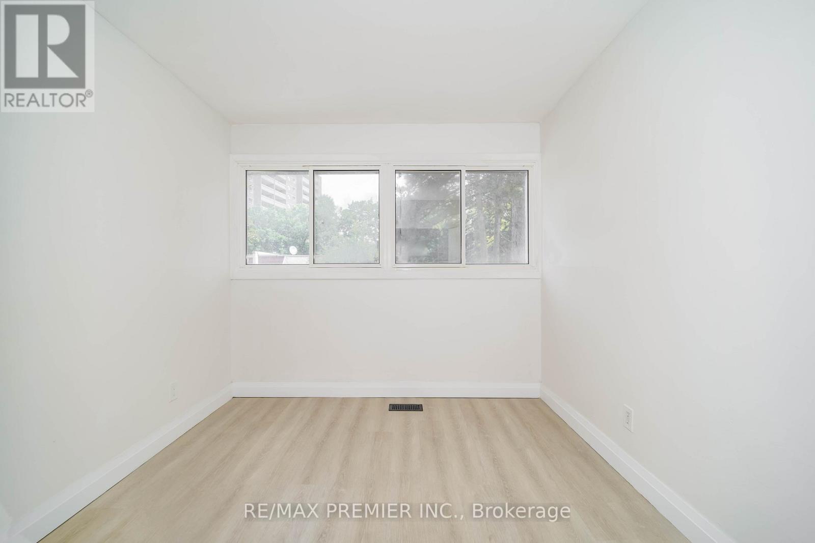Unit 106 - 2901 Jane Street, Toronto, Ontario  M3N 2J8 - Photo 40 - W12261024