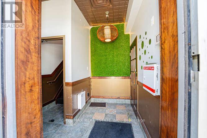 Property at 219 QUEENS AVENUE image 4
