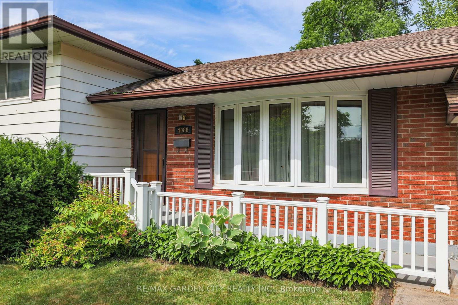 Property at 4088 BARRY DRIVE image 2