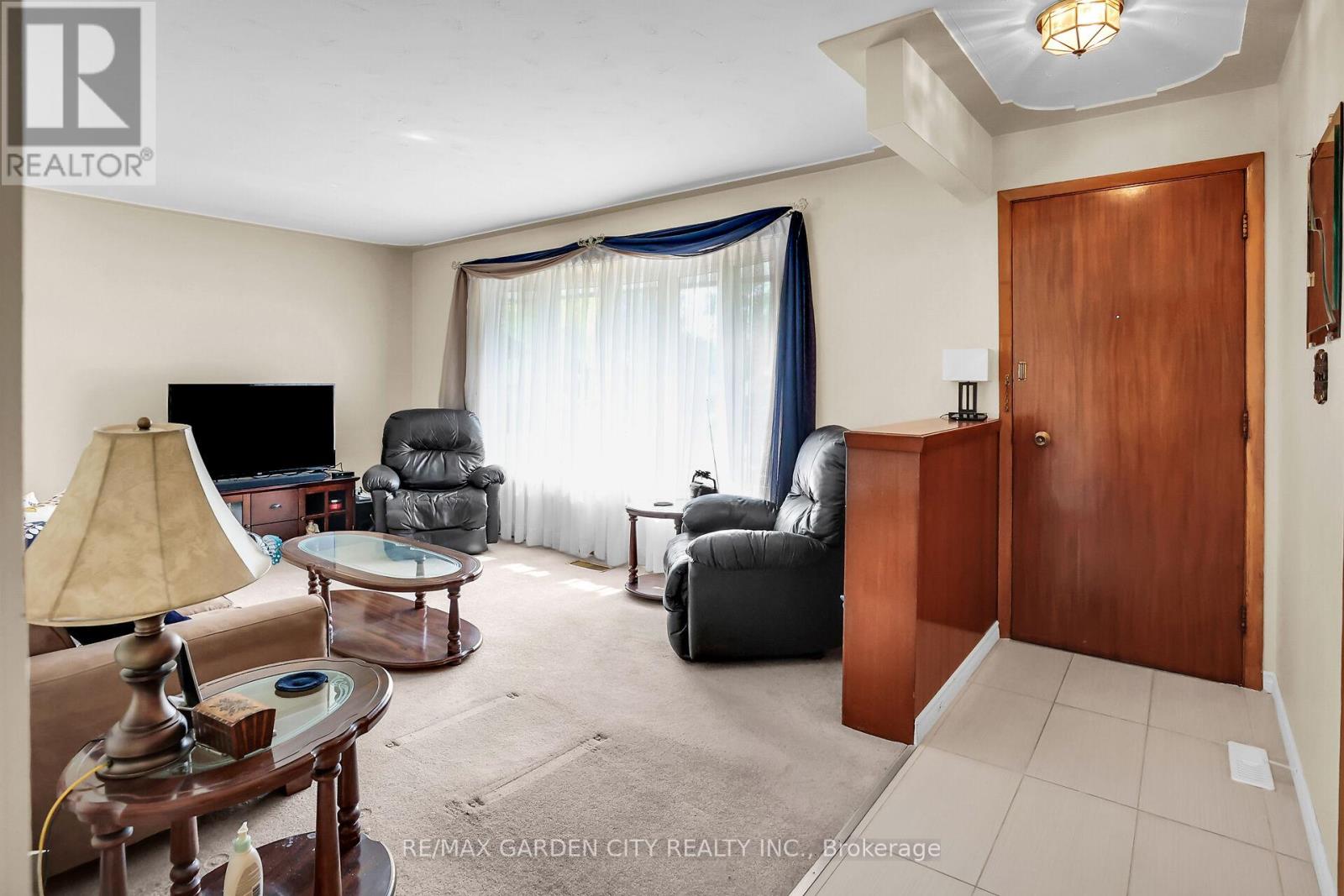 Property at 4088 BARRY DRIVE image 3