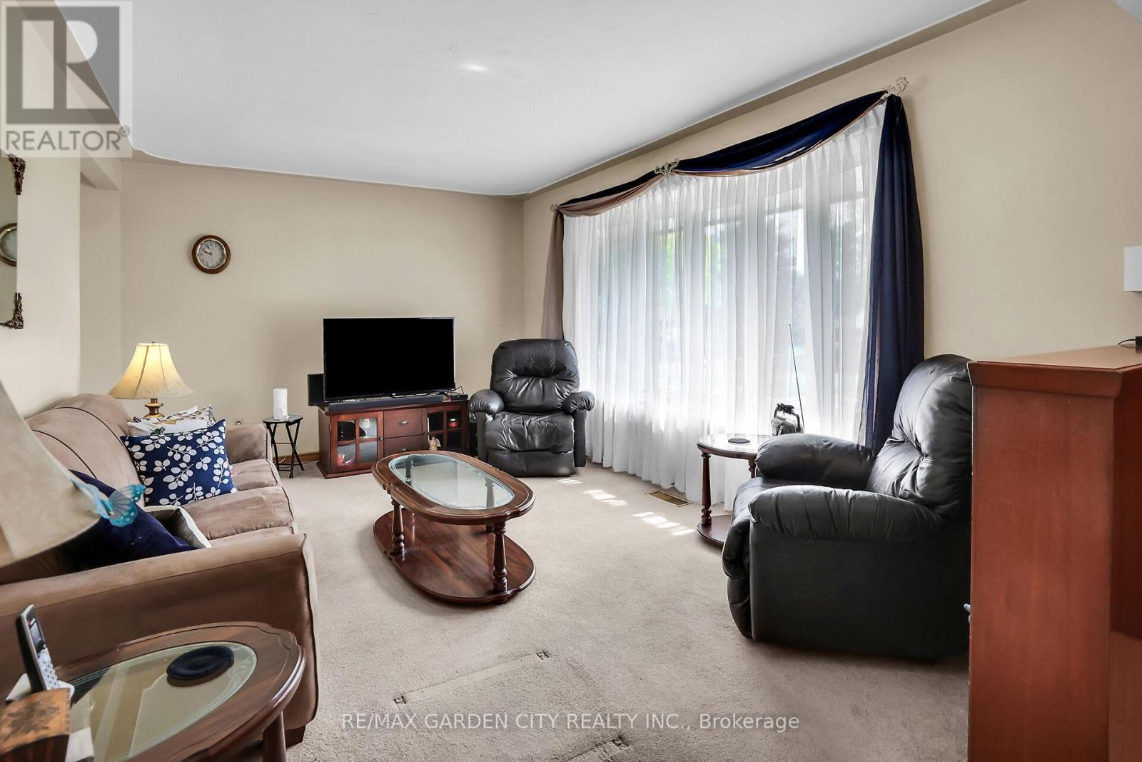 Property at 4088 BARRY DRIVE image 4