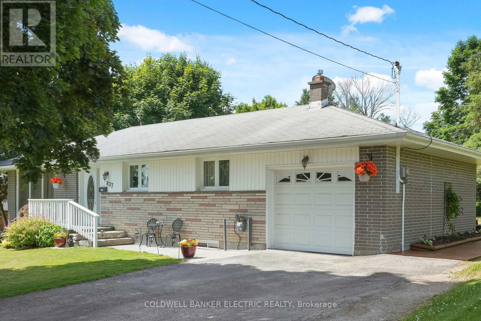 Property at 837 KINGSDALE DRIVE image 5