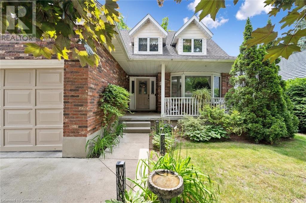 Property at 45 APPLEWOOD Crescent image 3