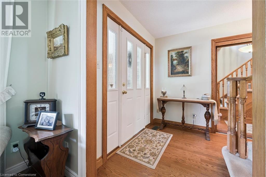 Property at 45 APPLEWOOD Crescent image 5