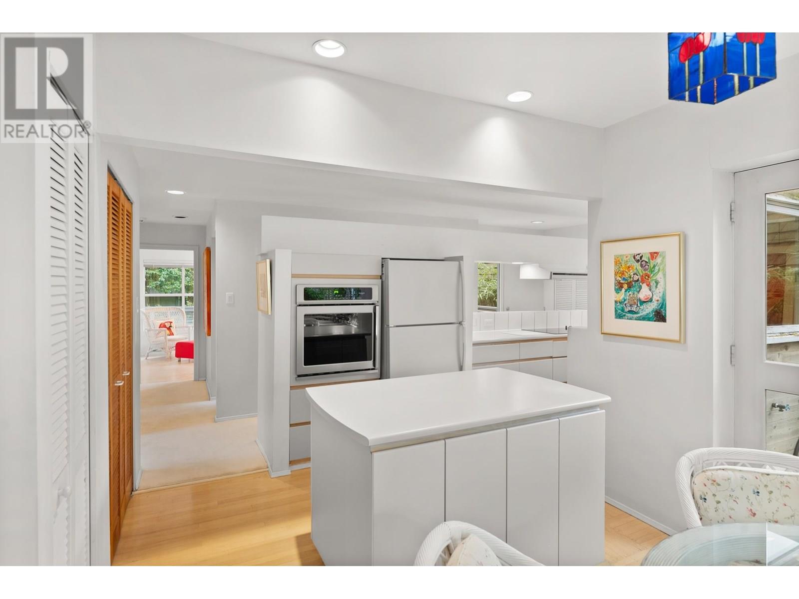 Listing Picture 20 of 35 : 2850 W 47TH AVENUE, Vancouver / 溫哥華 - 魯藝地產 Yvonne Lu Group - MLS Medallion Club Member