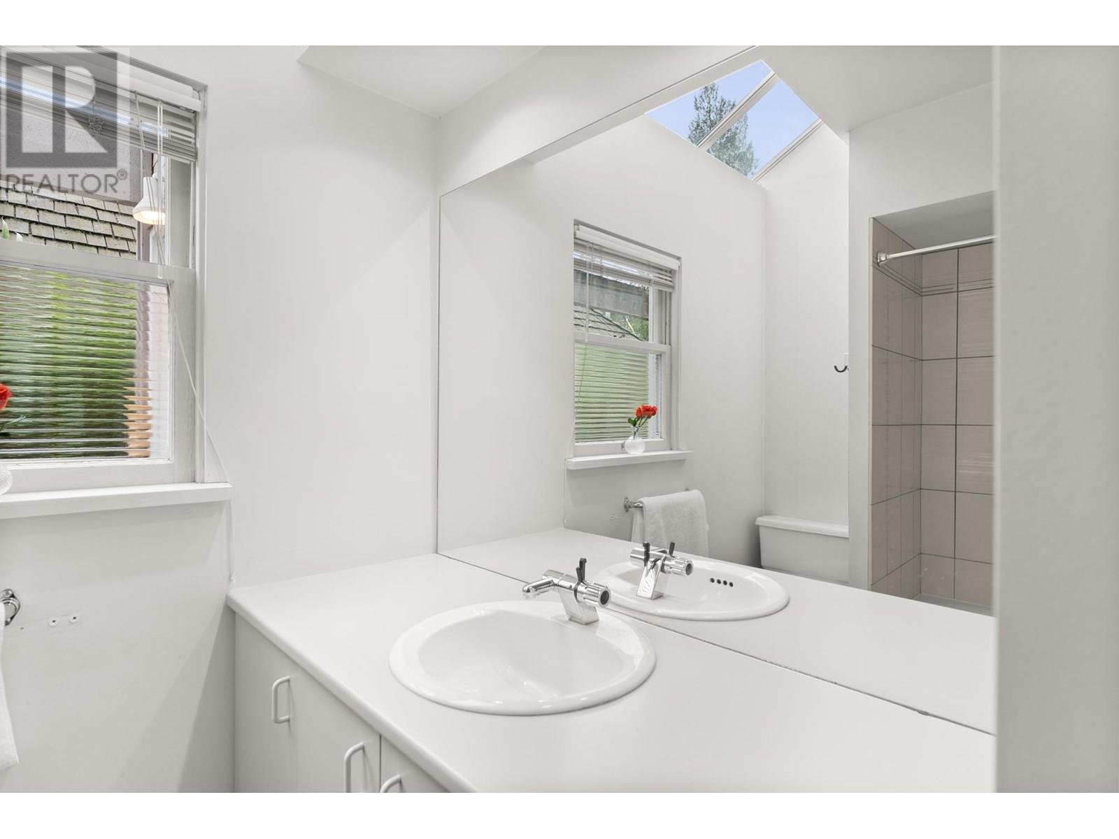 Listing Picture 23 of 35 : 2850 W 47TH AVENUE, Vancouver / 溫哥華 - 魯藝地產 Yvonne Lu Group - MLS Medallion Club Member