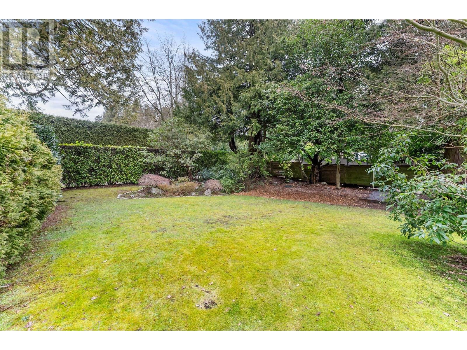 Listing Picture 33 of 35 : 2850 W 47TH AVENUE, Vancouver / 溫哥華 - 魯藝地產 Yvonne Lu Group - MLS Medallion Club Member