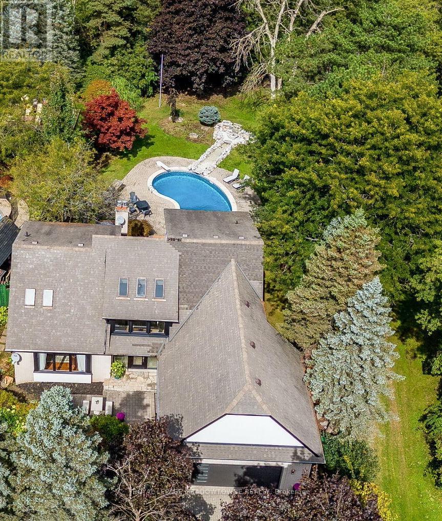 Property at 355 GOLF LINKS ROAD image 2