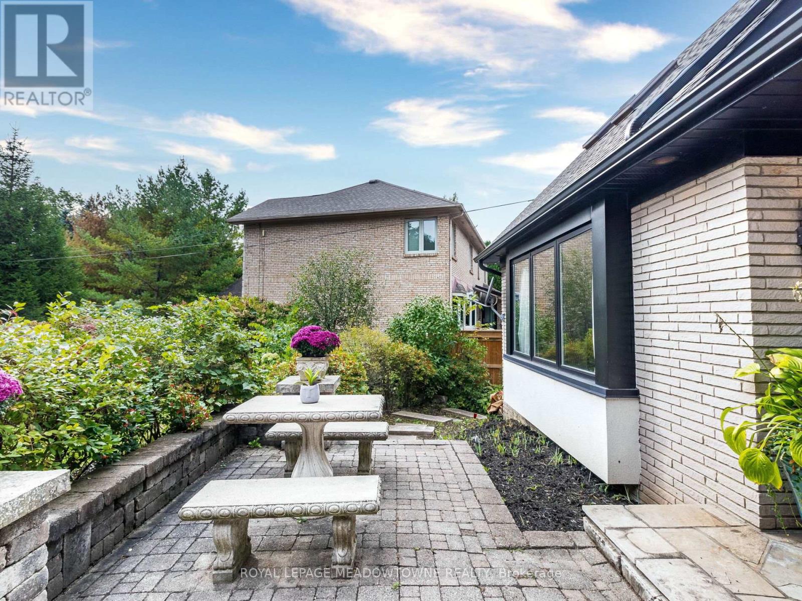 Property at 355 GOLF LINKS ROAD image 4