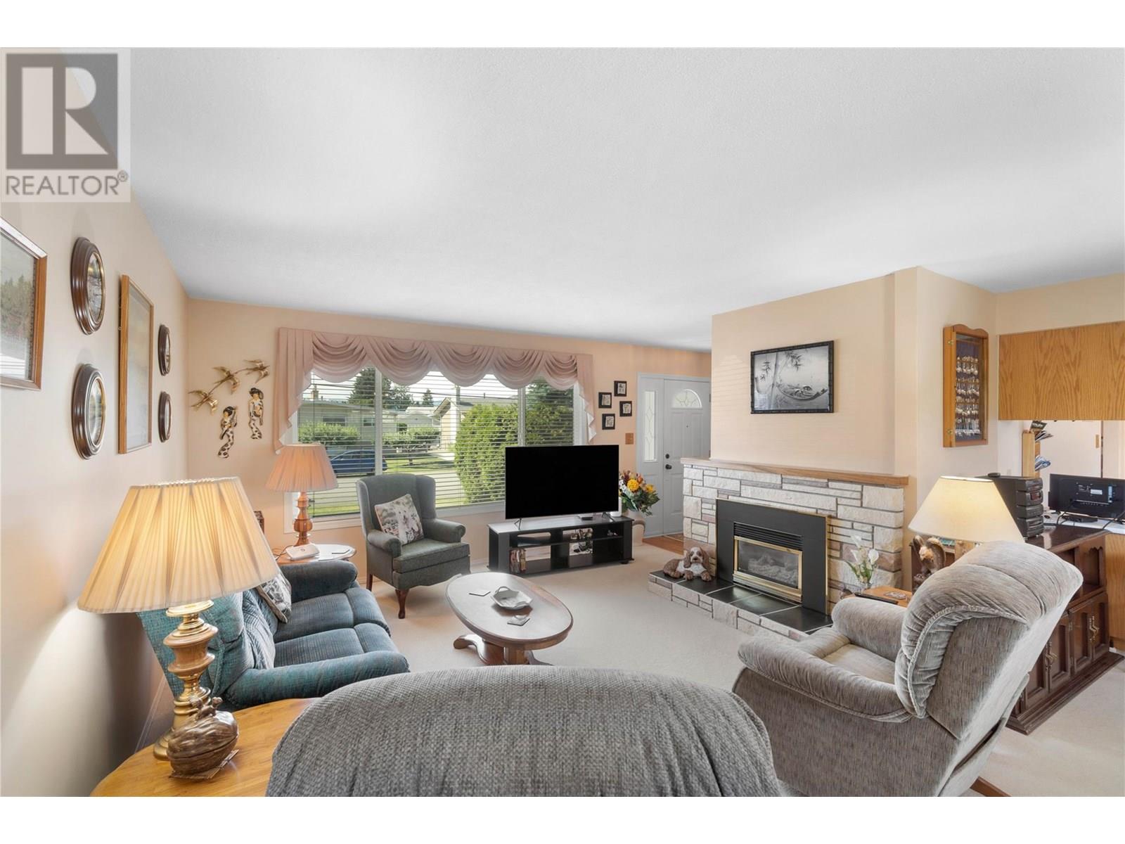 Property at 846 Sicamore Drive image 2