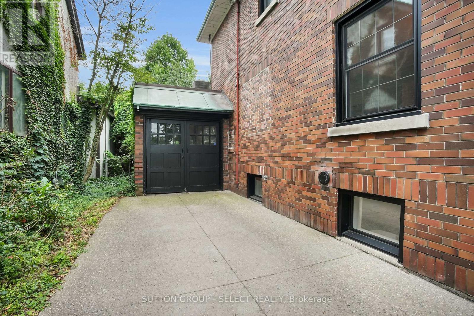 Property at 383 HURON STREET image 5